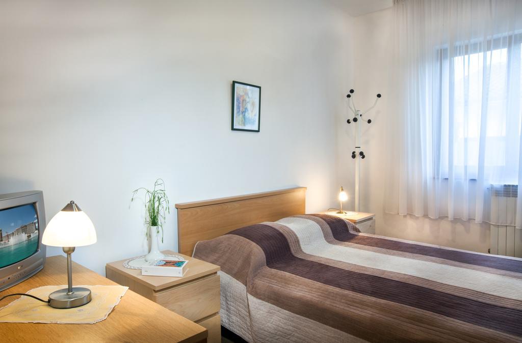 B&B Moderno Fažana Szoba fotó