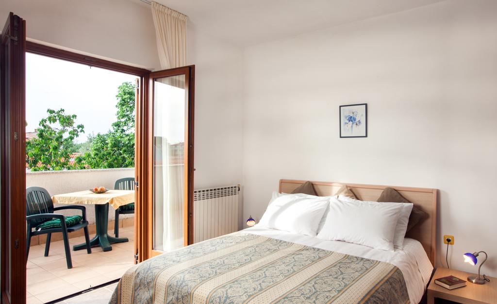 B&B Moderno Fažana Szoba fotó