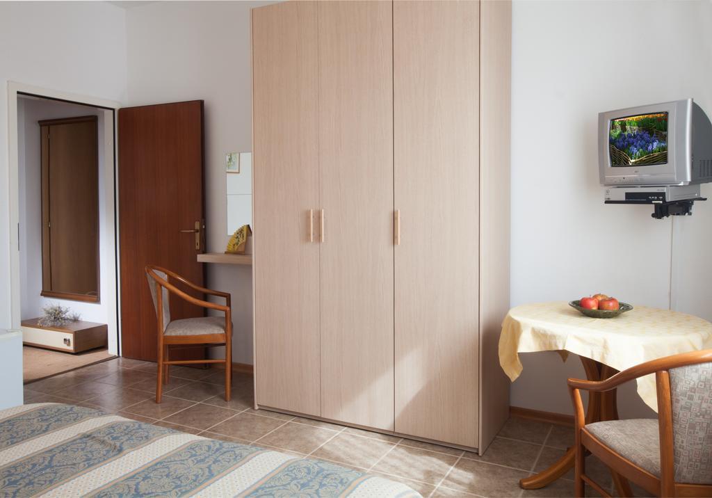B&B Moderno Fažana Szoba fotó
