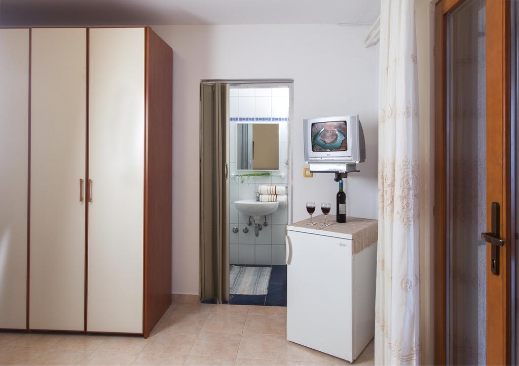 B&B Moderno Fažana Szoba fotó